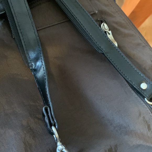 Baggallini Metro brown vegan woven nylon 1 or 2 strap convertible backpack EUC - Picture 12 of 15